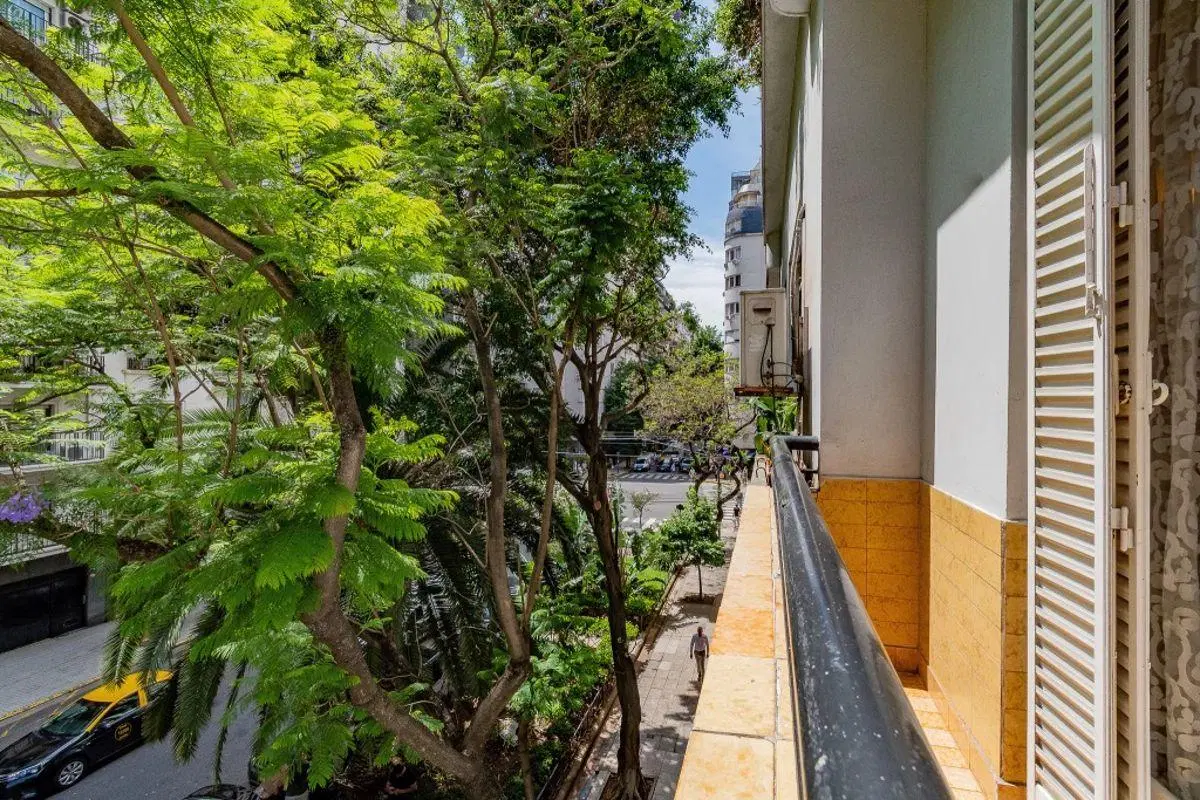 Alquiler Temporario en Recoleta. Departamento 4 Ambientes con Balcón. 5
