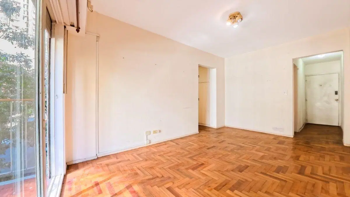 Alquiler 24 Meses en Caballito. Excelente departamento de 3 ambientes. Frente. Balcón. Cochera Opt. 3