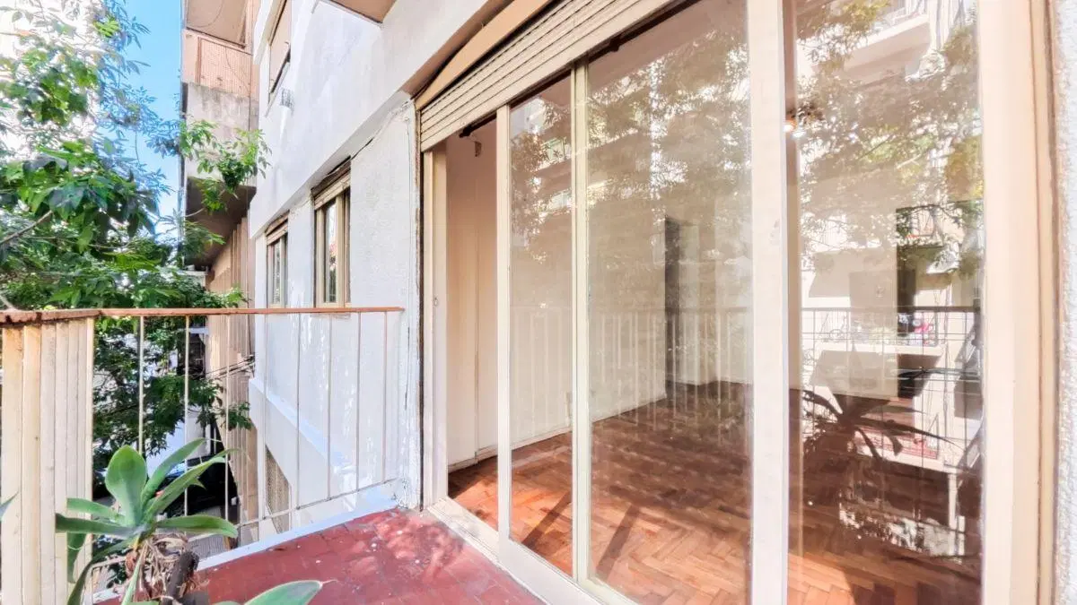 Alquiler 24 Meses en Caballito. Excelente departamento de 3 ambientes. Frente. Balcón. Cochera Opt. 5