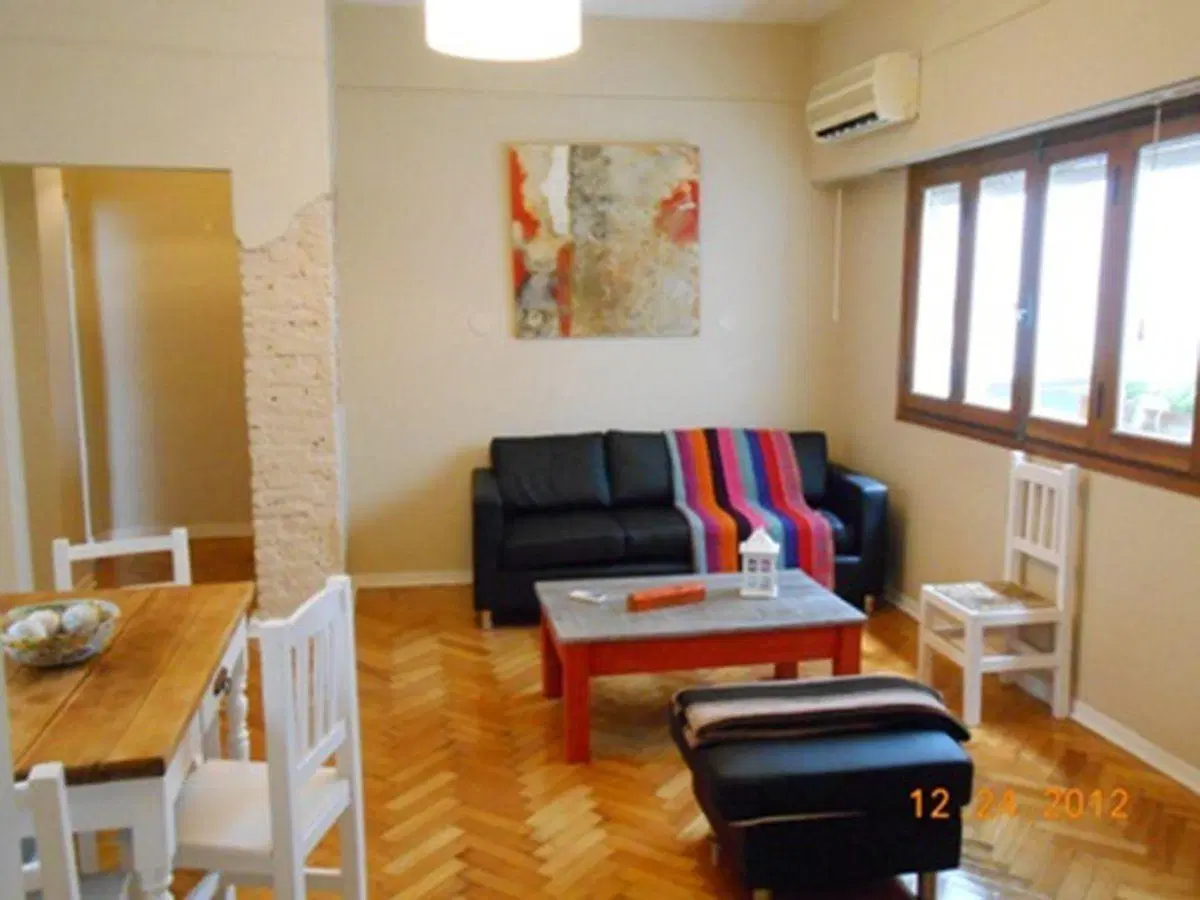 Alquiler Temporal en Palermo. Departamento de 3 ambientes, Balcón. Piso 2 por escalera. 4 PAX 4