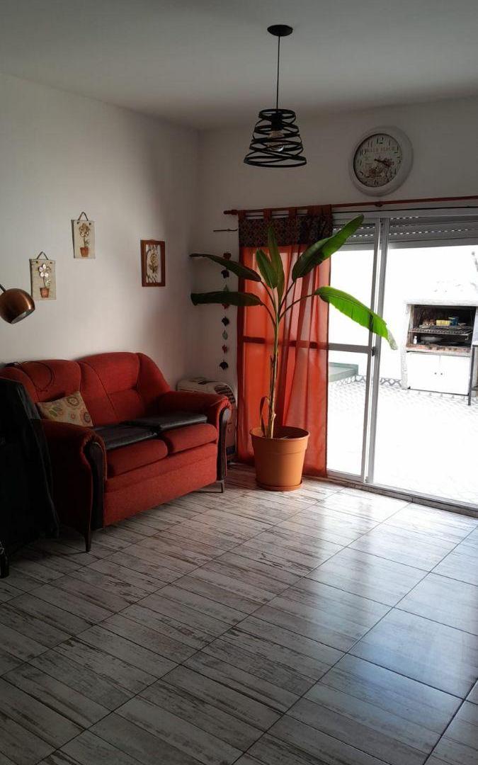 Foto de Vendo en Nueva Pompeya. PH de 3 Ambientes, con Patio y Terraza., imagen 1