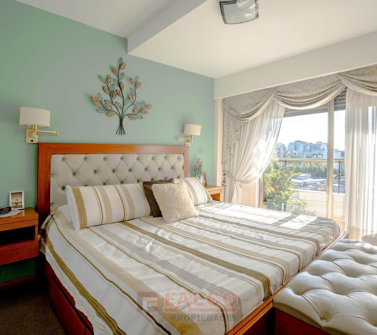 Departamento en Flores - 4 Ambientes - Frente - Balcon - Impecable 2