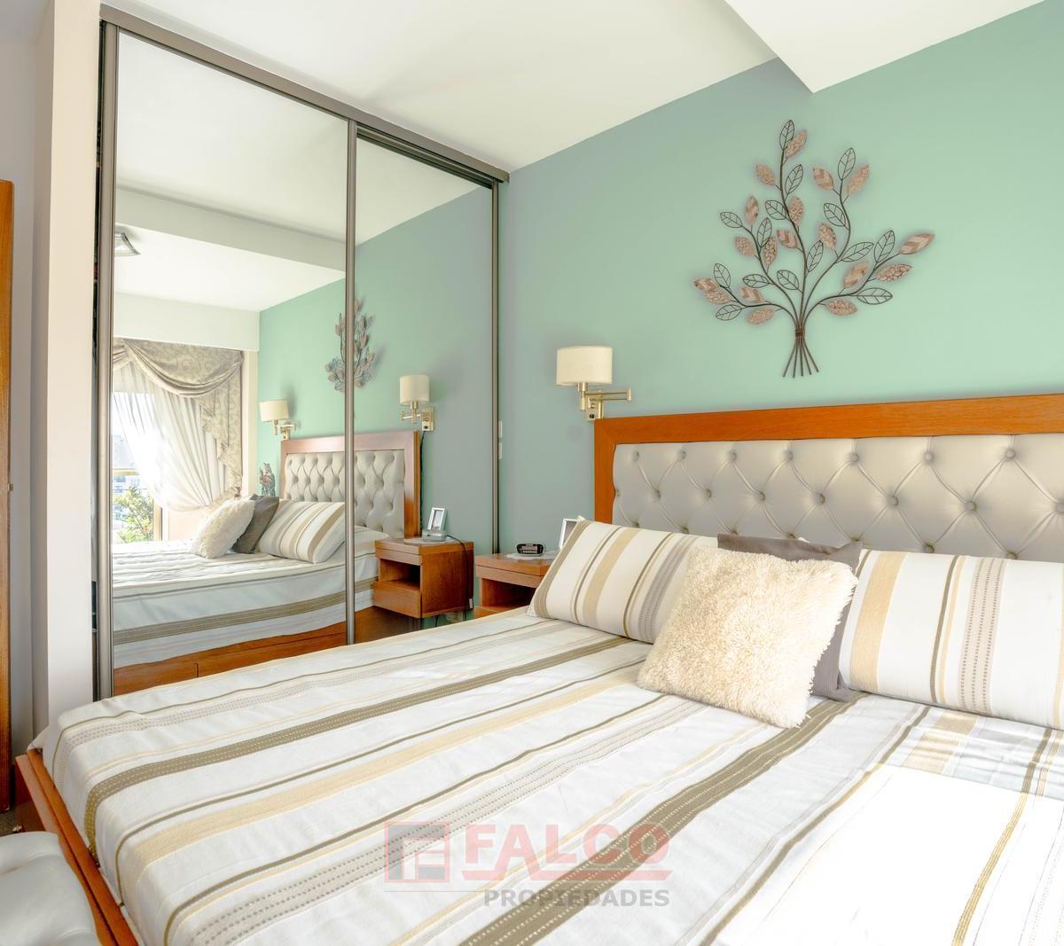Departamento en Flores - 4 Ambientes - Frente - Balcon - Impecable 1