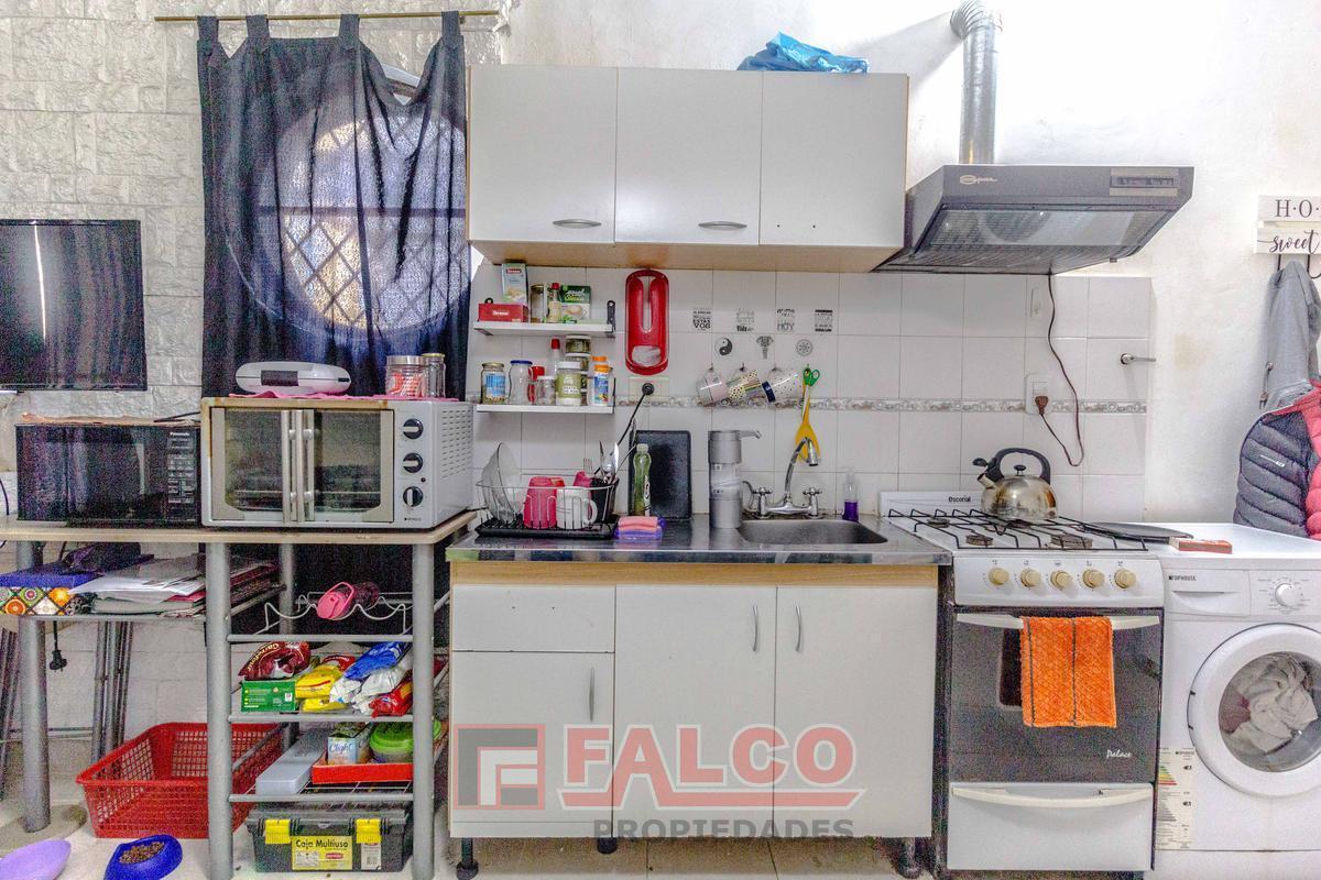 Casa 5 Amb - Lote 8,66 m X 27,50 m - Cochera - 2 Plantas - Dos Viviendas 1