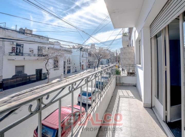 Casa de 5 ambientes con terraza y local en lote propio - Boedo 5
