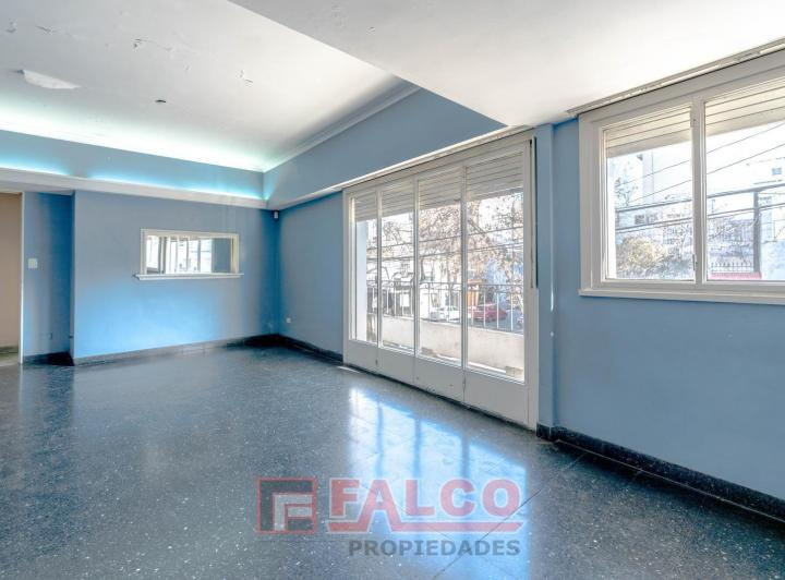 Casa de 5 ambientes con terraza y local en lote propio - Boedo 3