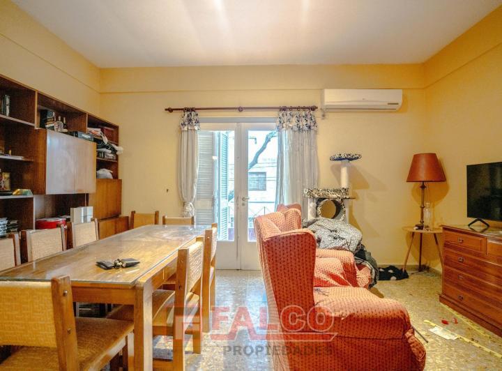 Departamento en Almagro - 3 ambientes con balcon - 1 er piso por escalera 3