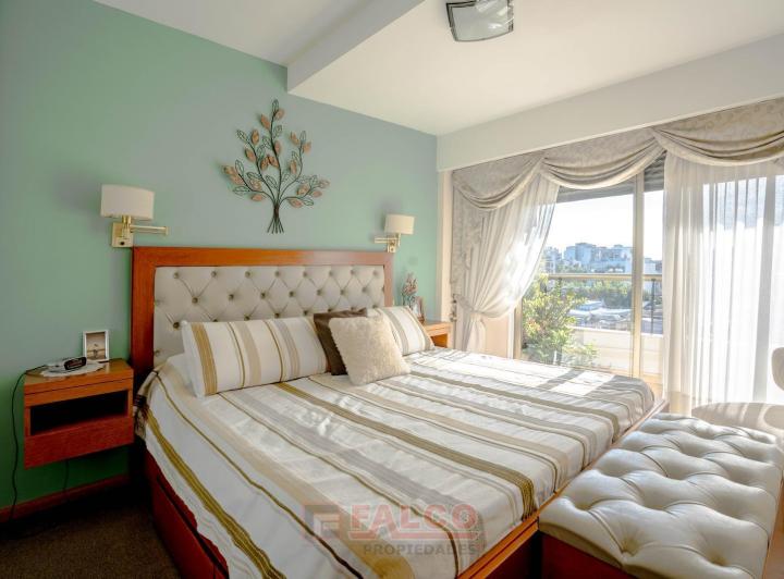 Departamento en Flores - 4 ambientes - frente - balcon - impecable 4