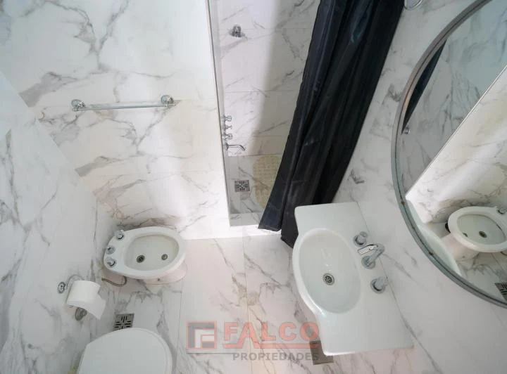 Monoambiente reciclado en primer piso por escalera - Sin expensas 2