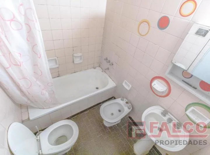 Rivadavia 6200 - Monoambiente - seguridad 24 hs - Solo uso profesional 5