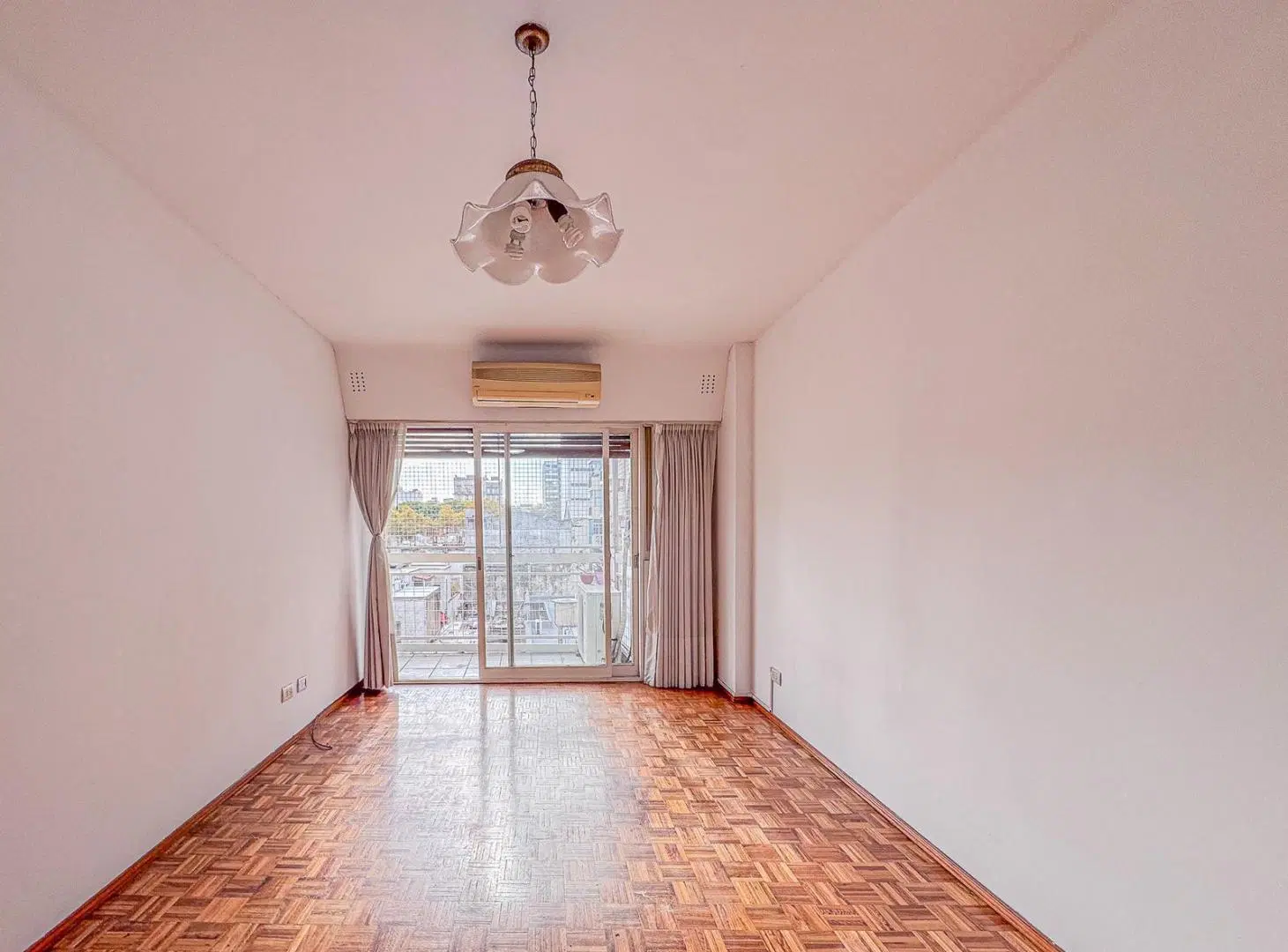Departamento en Monserrat - 4 ambientes - frente balcon 1