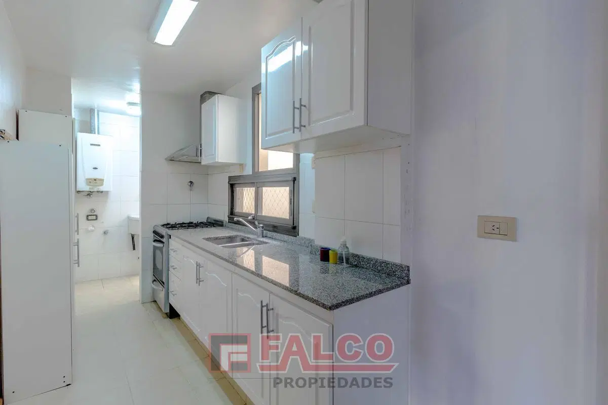 Thorne 400 y Jose Bonifacio - 2 amb - cfte con balcon - Cochera y baulera 4