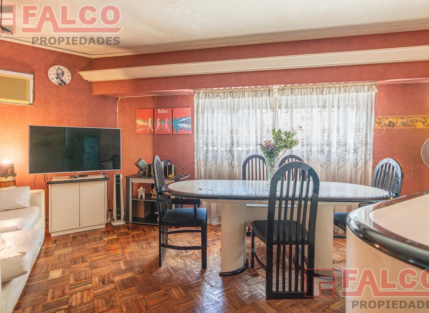 Departamento en Parque Chacabuco - 3 ambientes en planta baja al frente