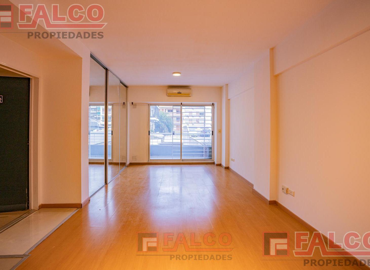 Av. Rivadavia 6100 - Monoambiente con balcón al contrafrente - Edificio con amenities