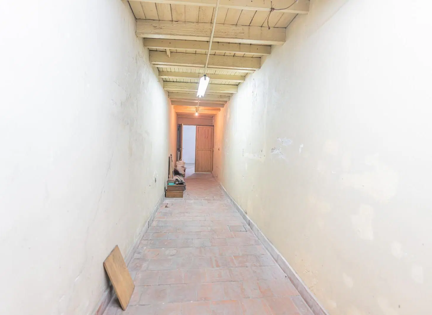 Local con vivienda en lote propio de 7,60m x 18m mas 1,80m x 10m. Con terraza 8