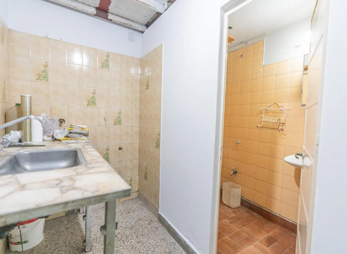 Local con vivienda en lote propio de 7,60m x 18m mas 1,80m x 10m. Con terraza 1