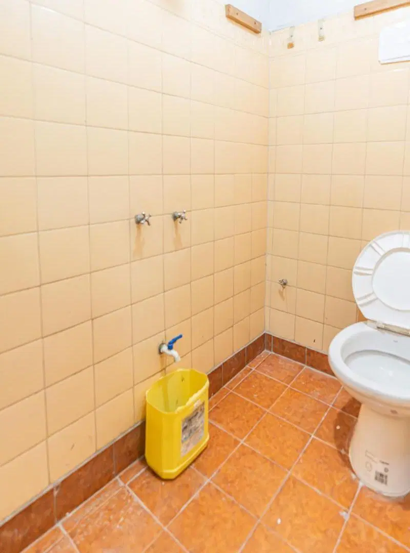 Local con vivienda en lote propio de 7,60m x 18m mas 1,80m x 10m. Con terraza 3