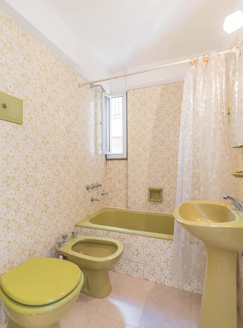 Departamento en Almagro - 2 ambientes al frente con balcon 4