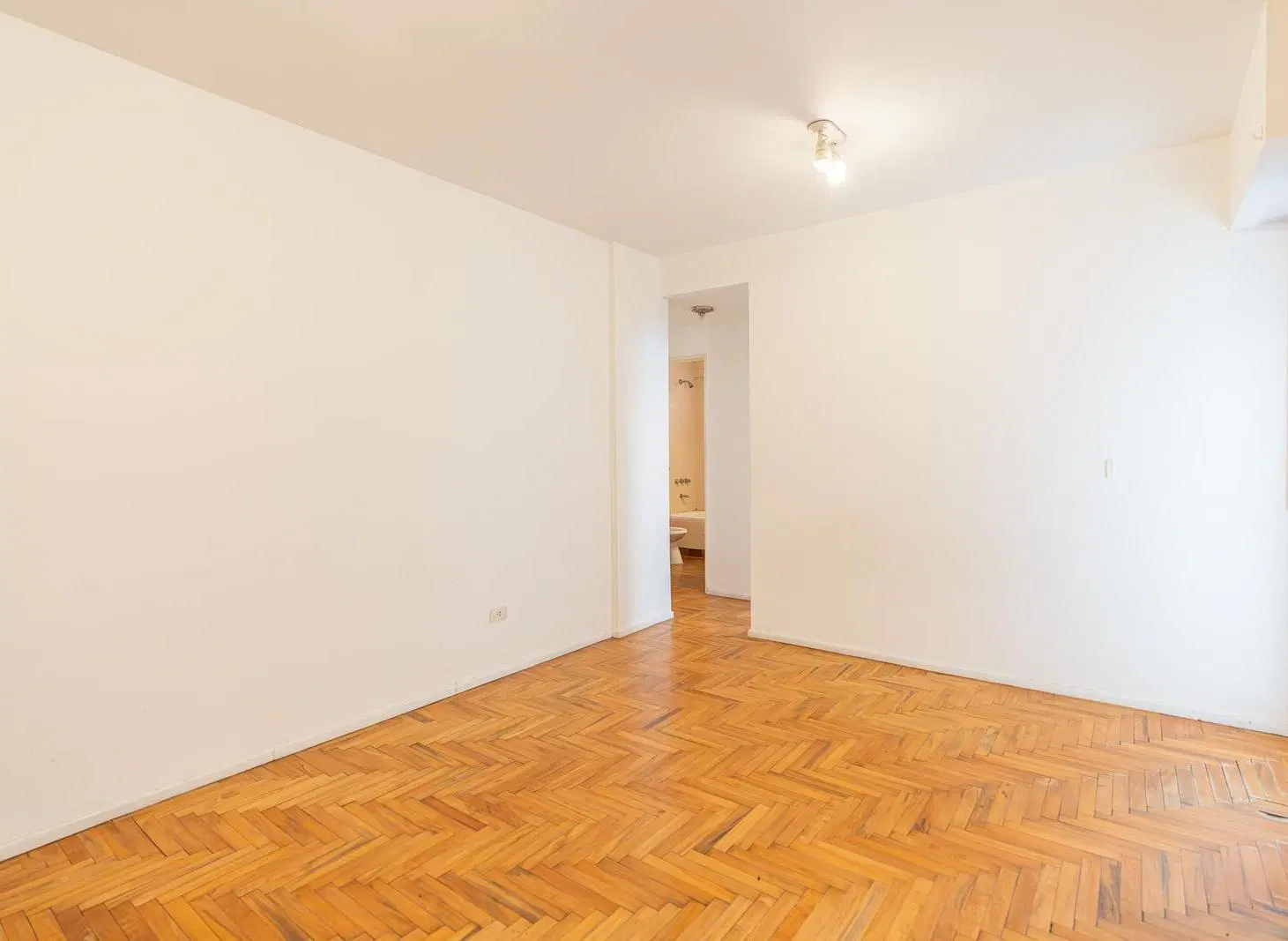 Dos ambientes interno - Edificio con Seguridad 24 hs - Apto profesional 2