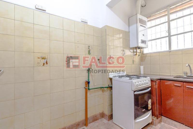 Foto de Thorne y Av. Directorio - 2 ambientes - primer piso por escalera, imagen 5