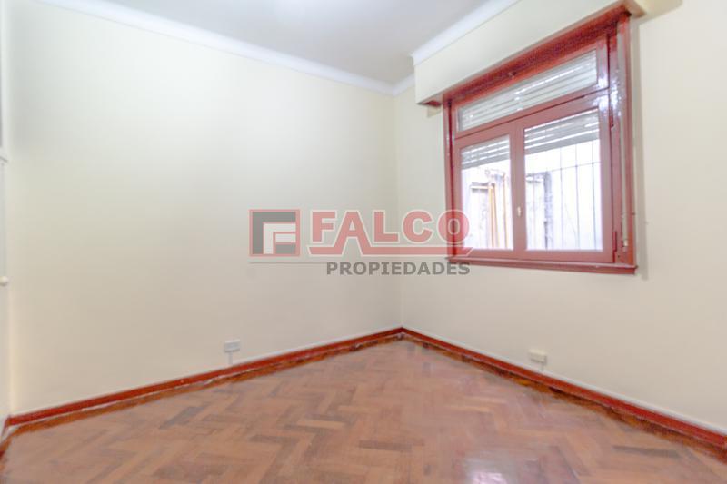Foto de Thorne y Av. Directorio - 2 ambientes - primer piso por escalera, imagen 3