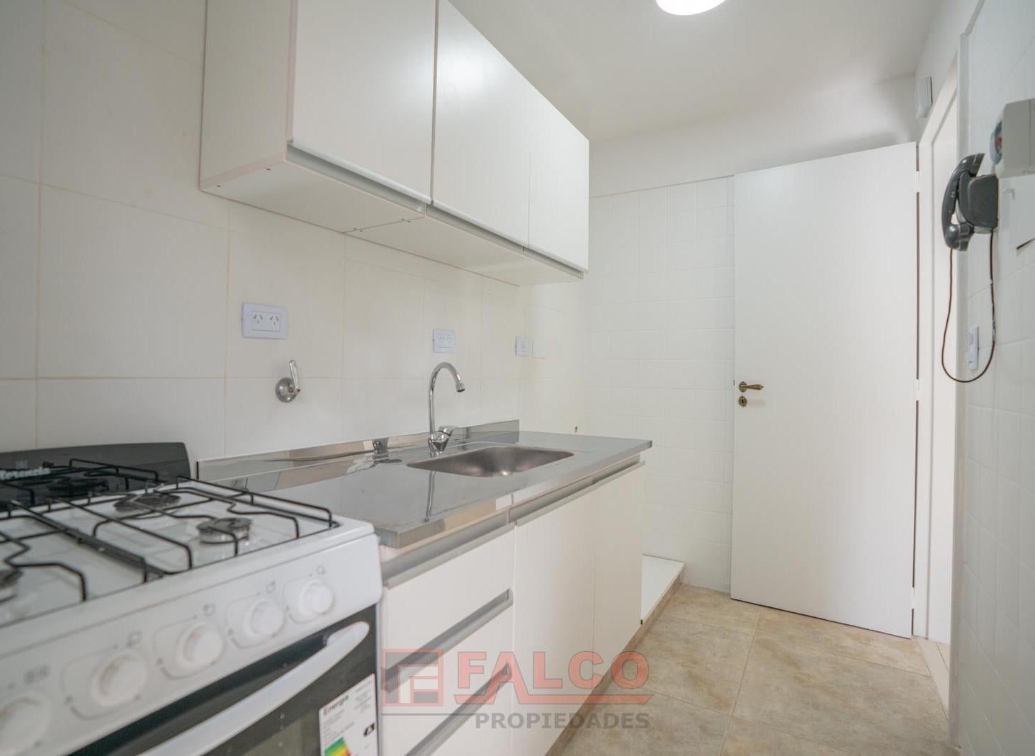 Foto de Departamento de 2 ambientes refaccionado a nuevo con patio, imagen 3