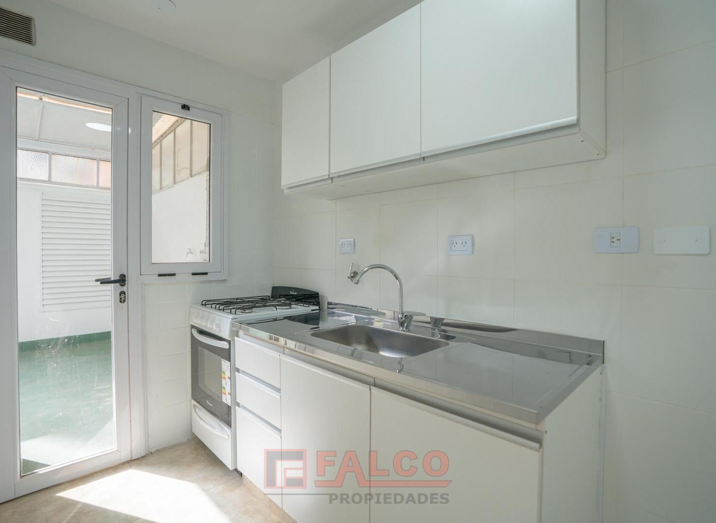 Foto de Departamento de 2 ambientes refaccionado a nuevo con patio, imagen 4