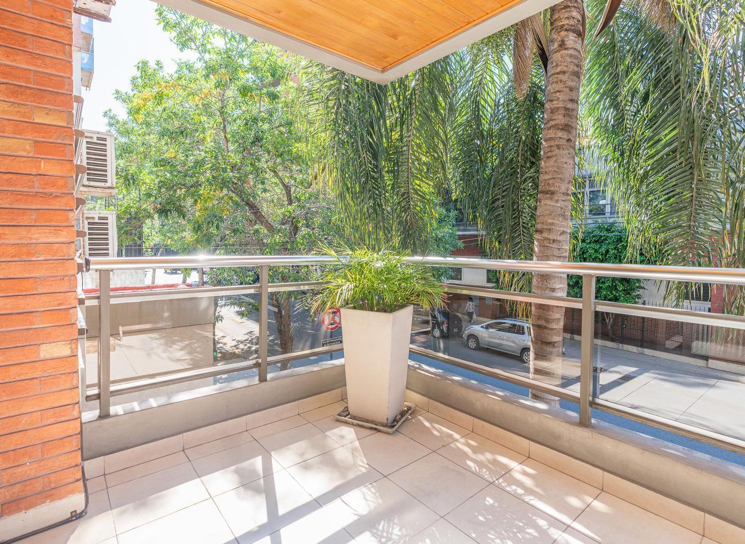 Foto de Moderno semipiso de 4 ambientes con cochera. Patio y balcón terraza al, imagen 2