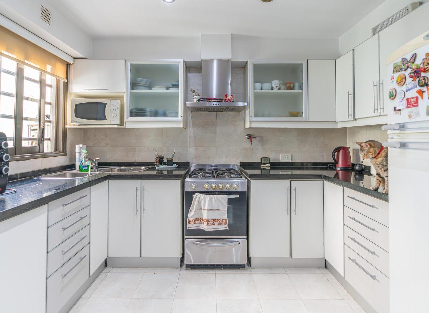 Foto de Moderno semipiso de 4 ambientes con cochera. Patio y balcón terraza al, imagen 1