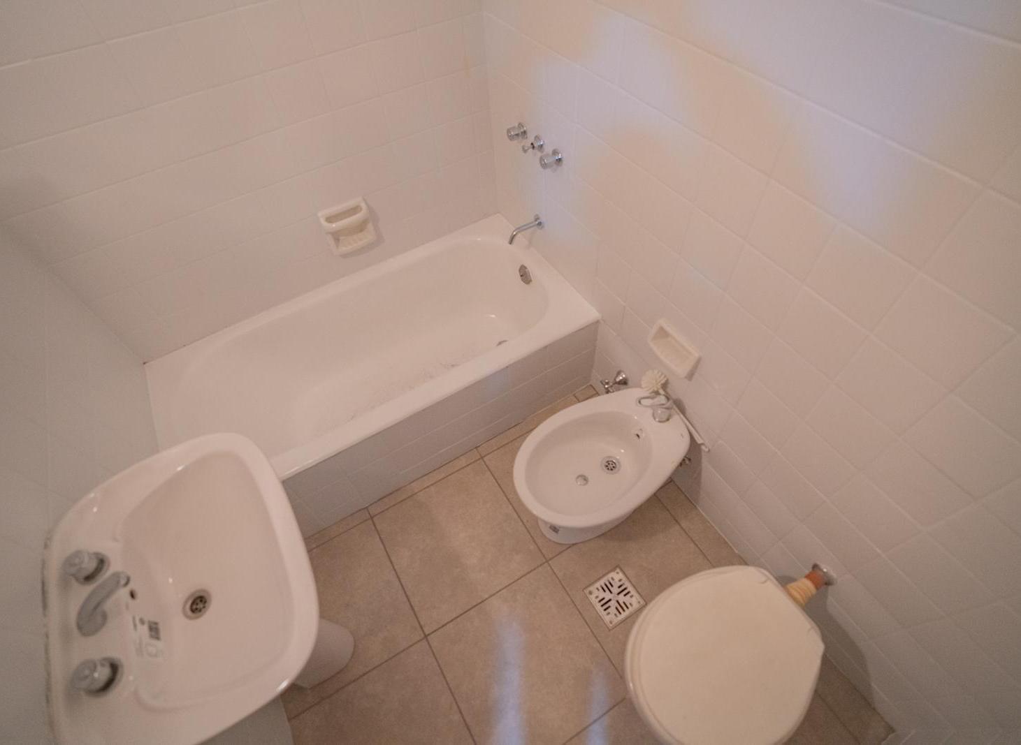 Foto de Monoambiente interno con division y cocina separada, imagen 5