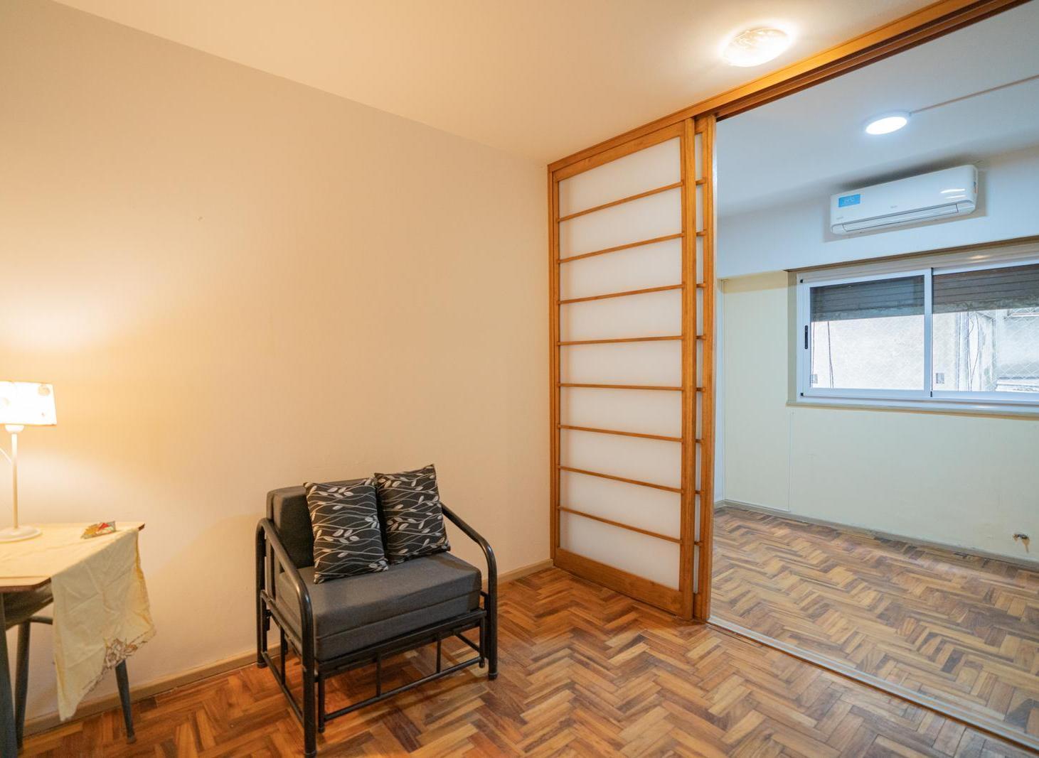 Foto de Monoambiente interno con division y cocina separada, imagen 1