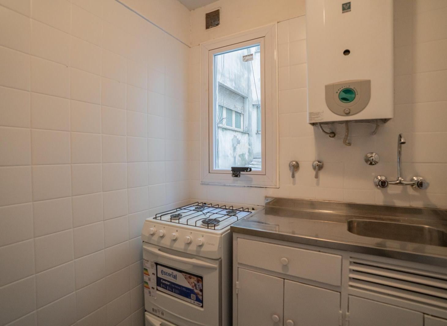 Foto de Monoambiente interno con division y cocina separada, imagen 4