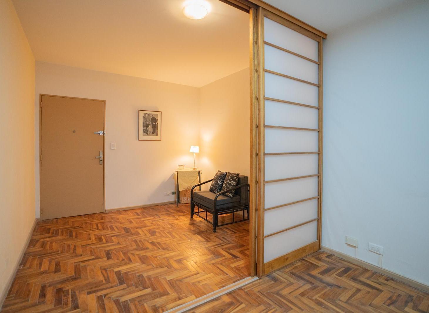 Foto de Monoambiente interno con division y cocina separada, imagen 2