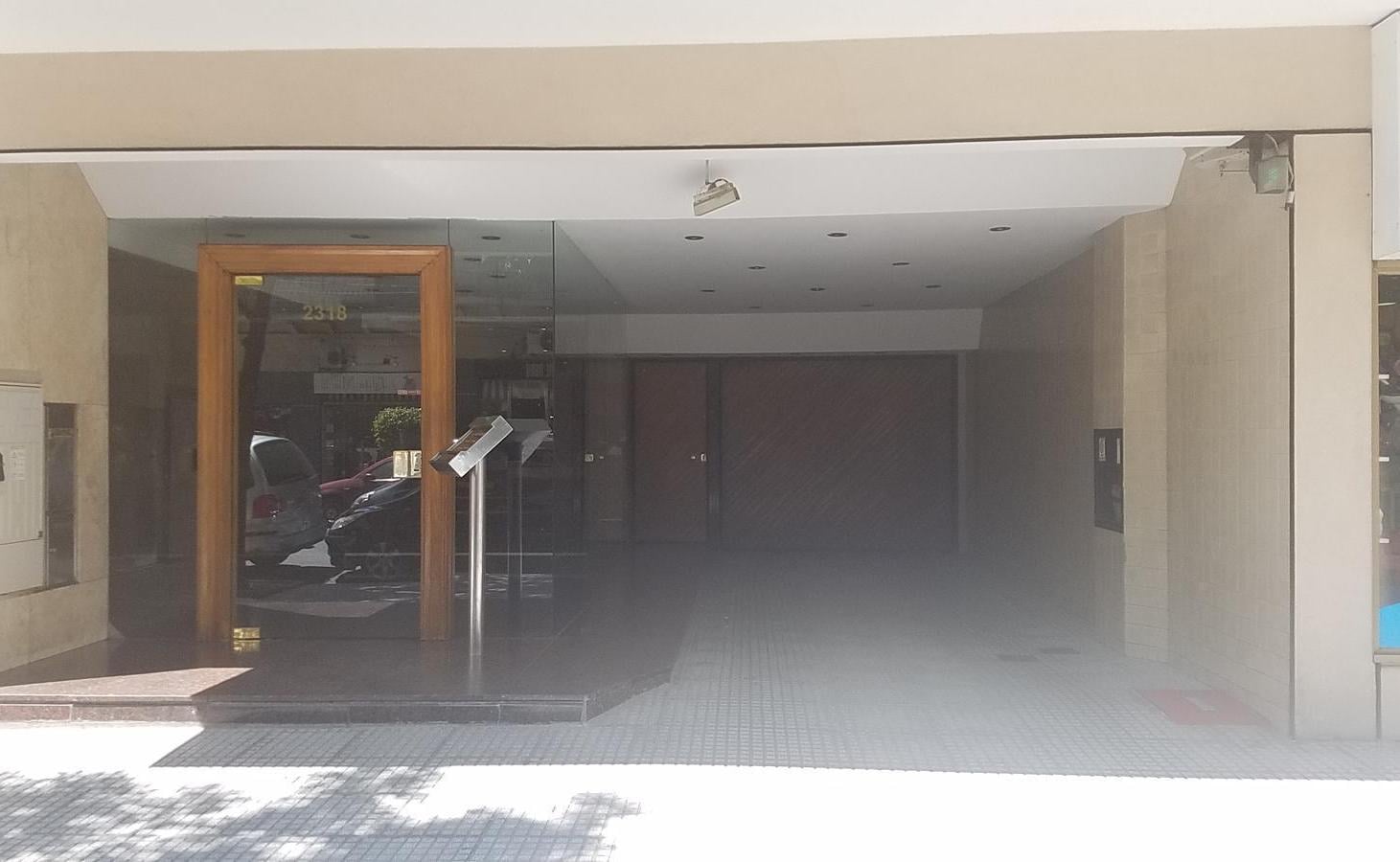 Foto de Rivera Indarte y Membrillar - Cochera fija cubierta para auto mediano /, imagen 1