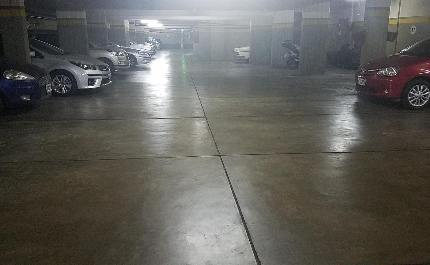 Foto de Rivera Indarte y Membrillar - Cochera fija cubierta para auto mediano /, imagen 4