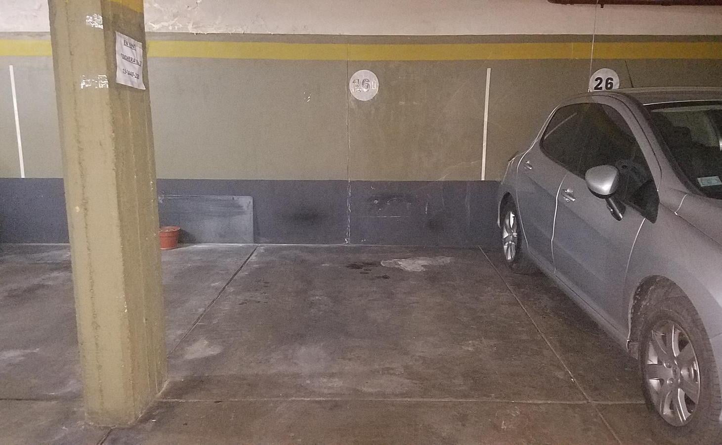 Foto de Rivera Indarte y Membrillar - Cochera fija cubierta para auto mediano /, imagen 5