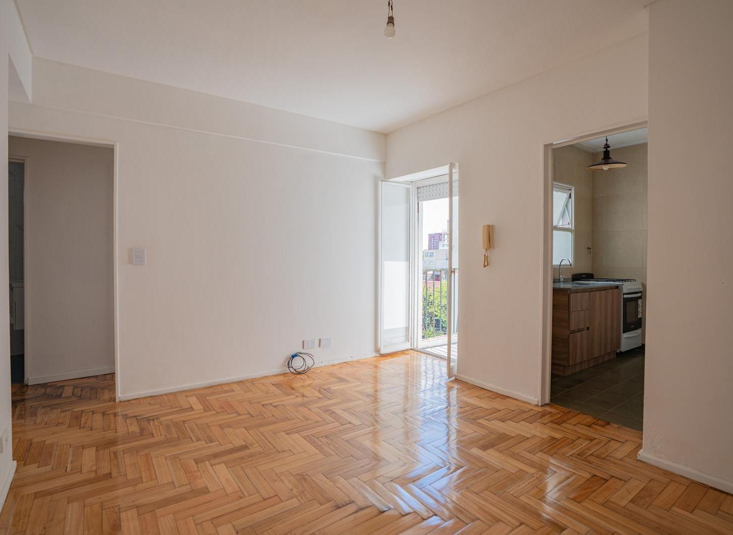 Foto de Departamento de 2 ambientes refaccionado con balcon, imagen 1