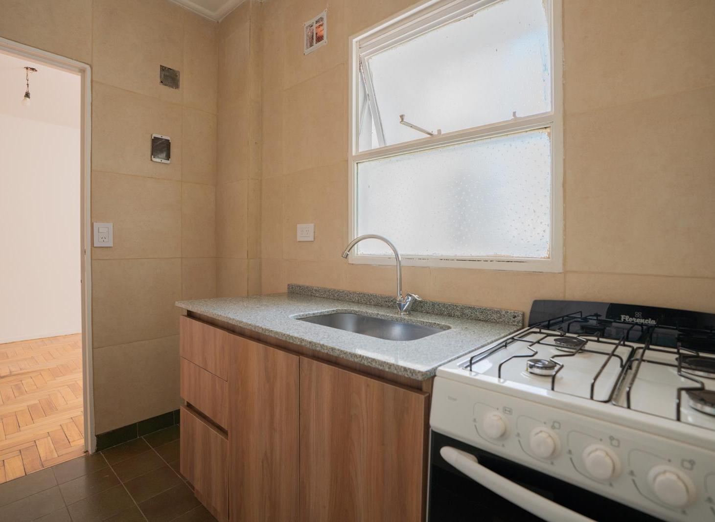 Foto de Departamento de 2 ambientes refaccionado con balcon, imagen 1