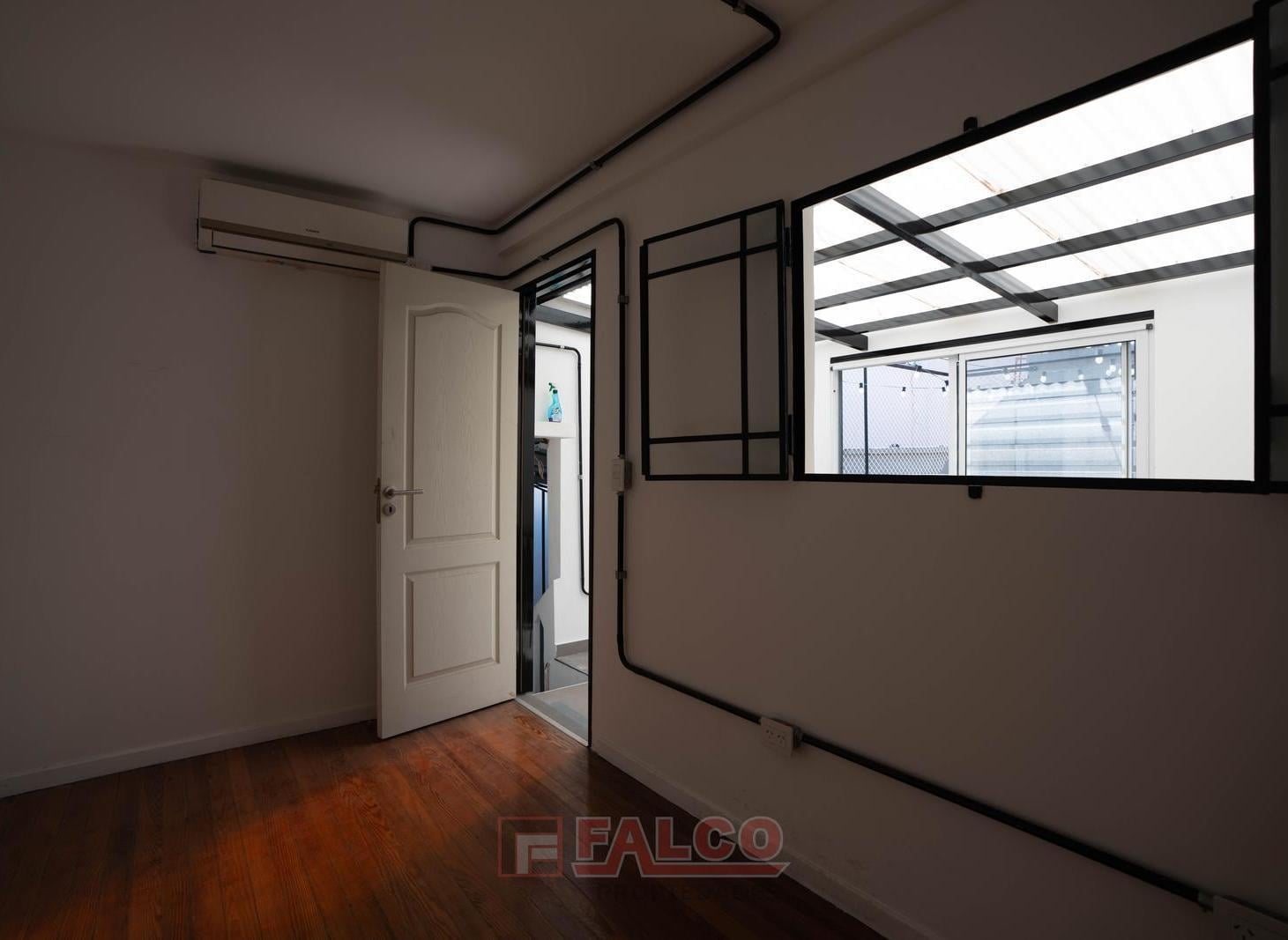 Foto de PH en Parque Chacabuco - 4 ambientes con terraza propia y parrilla, imagen 5