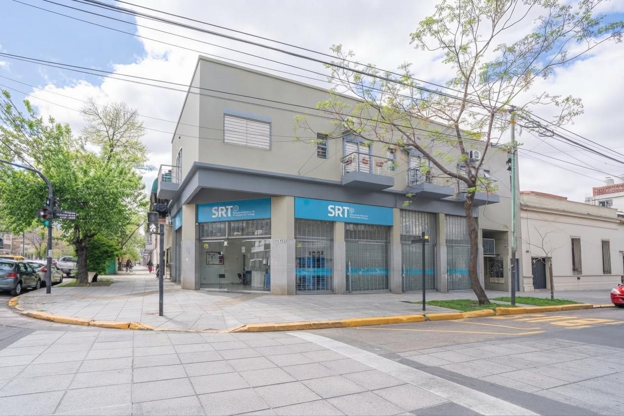 Foto de Local en Villa Urquiza - esquina - Olazabal y Acha, imagen 2