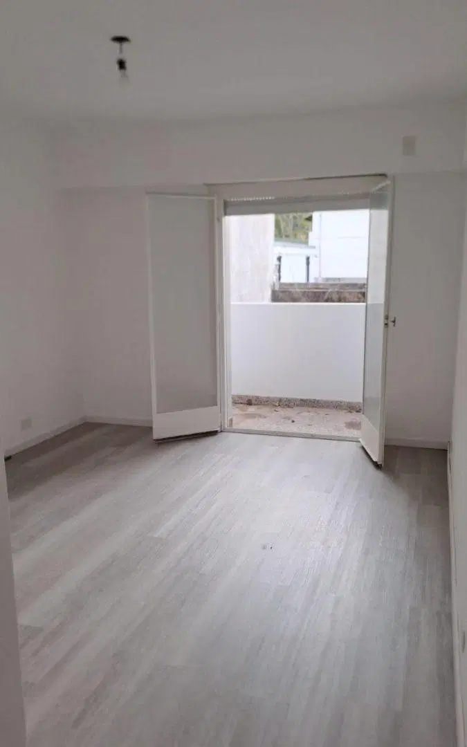 Donado y Chorroarin, 2 amb. 41 m. baño, super lum. x escalera 5
