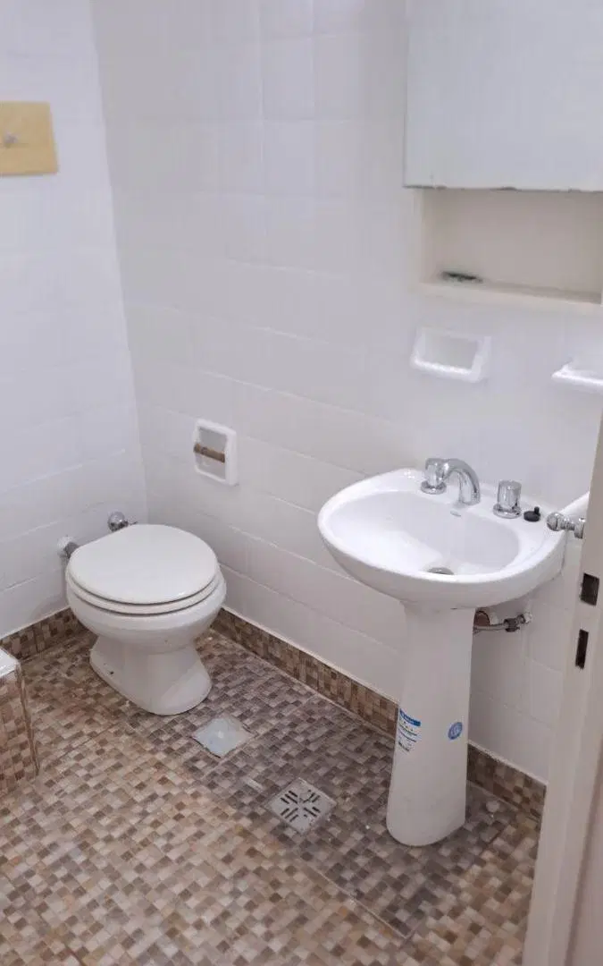 Donado y Chorroarin, 2 amb. 41 m. baño, super lum. x escalera 3