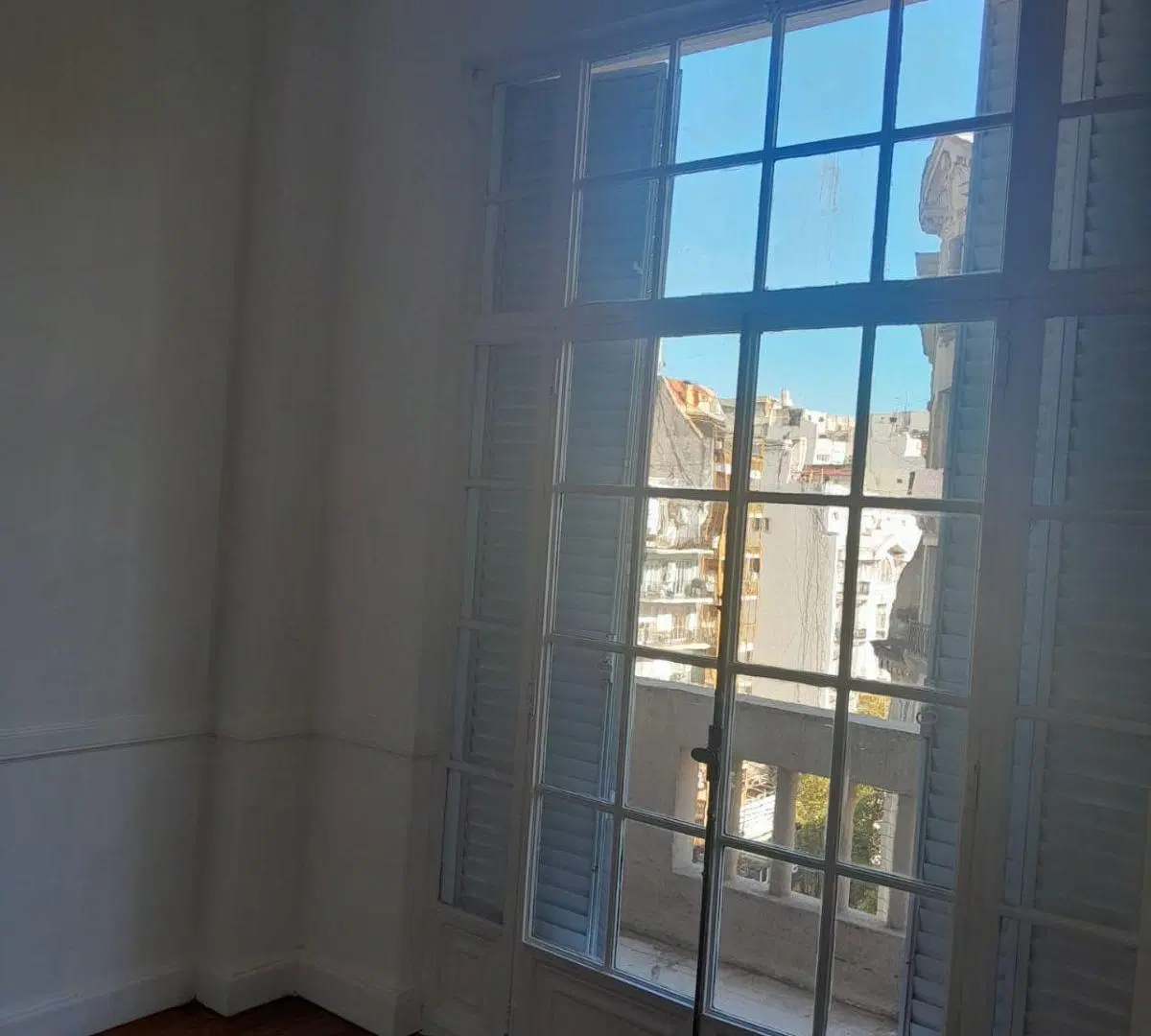Av. Callao y Santa Fe, 7° fte, 85 m, Sala de reunion y 3 oficinas archivo, baño y coc. 3