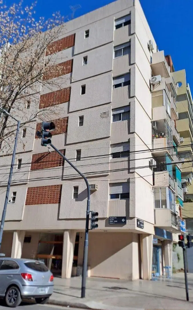 Lindisimo depto de 2 amb. con bcon, s/lum. 41 m. fte 2