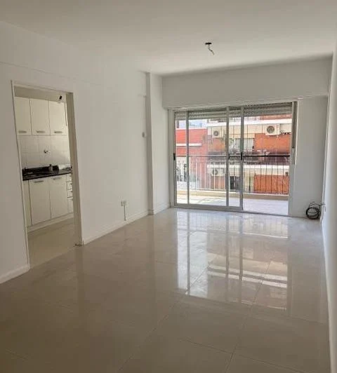 SEMIPISO ALFRENTE CON BALCON 5