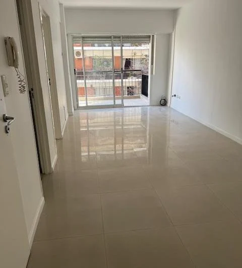 SEMIPISO ALFRENTE CON BALCON 2