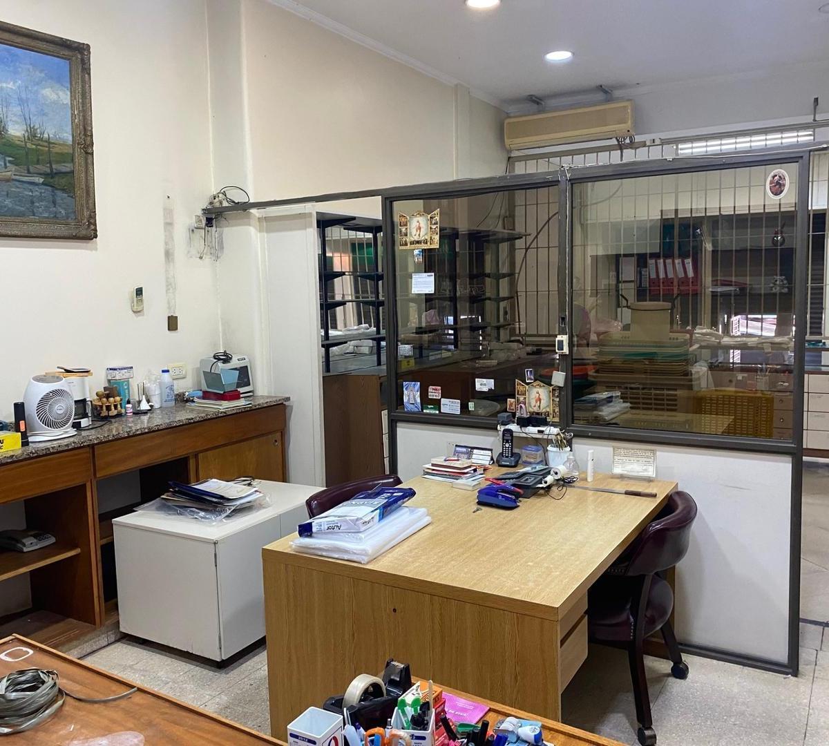 Alvarez Thomas N° 1171 - Local con Vivienda Patio y Terraza 4