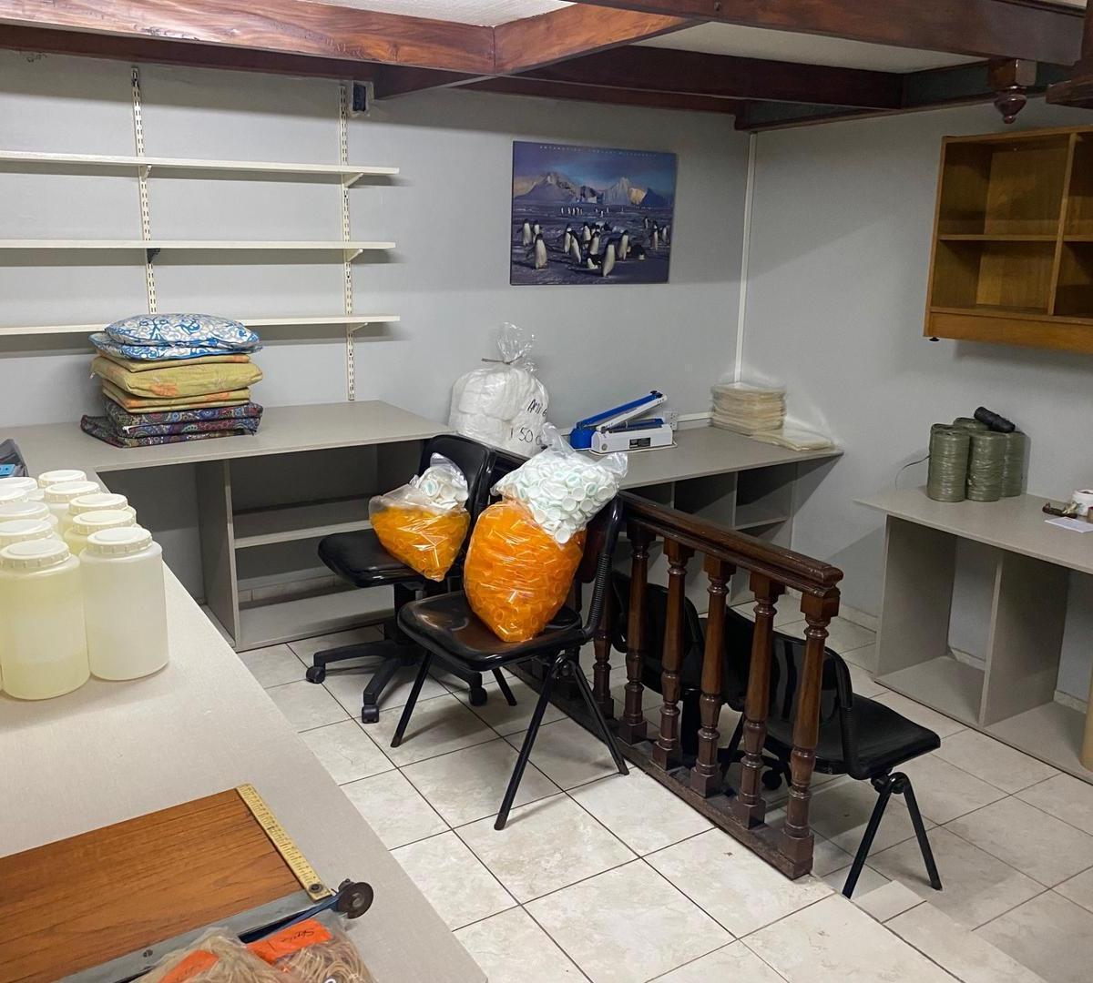 Alvarez Thomas N° 1171 - Local con Vivienda Patio y Terraza 3