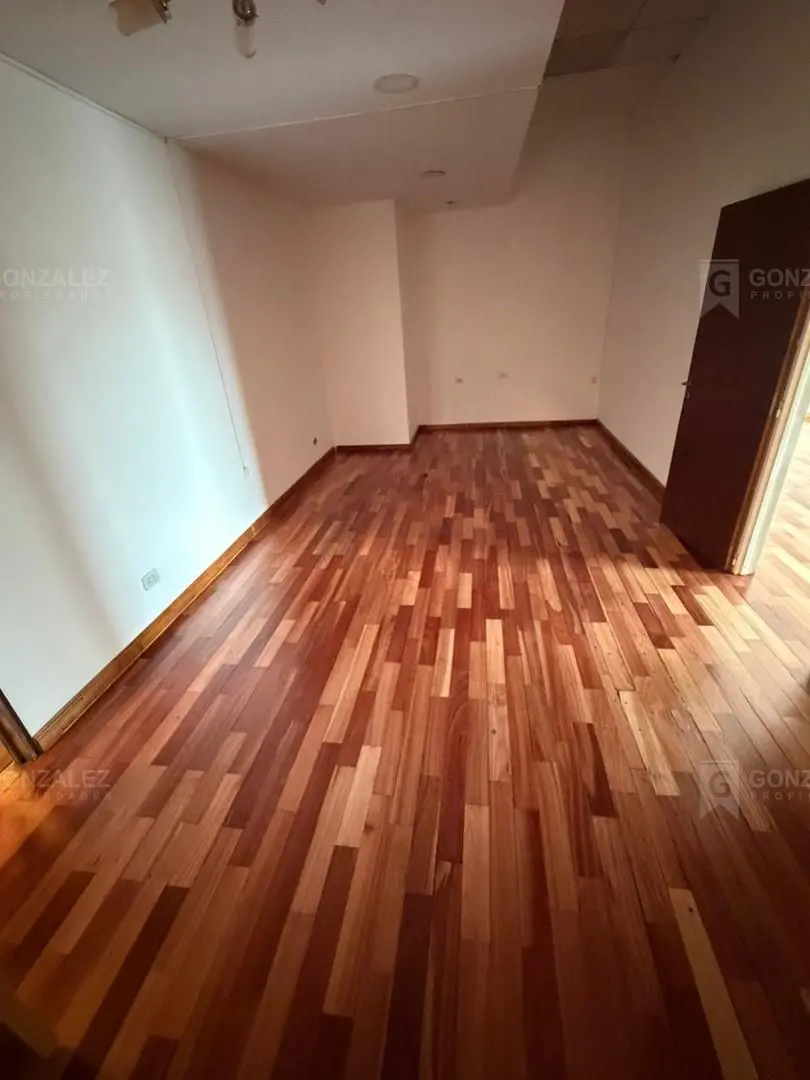 Oficina en Venta en Bureau Pilar, La Lonja, Pilar 4