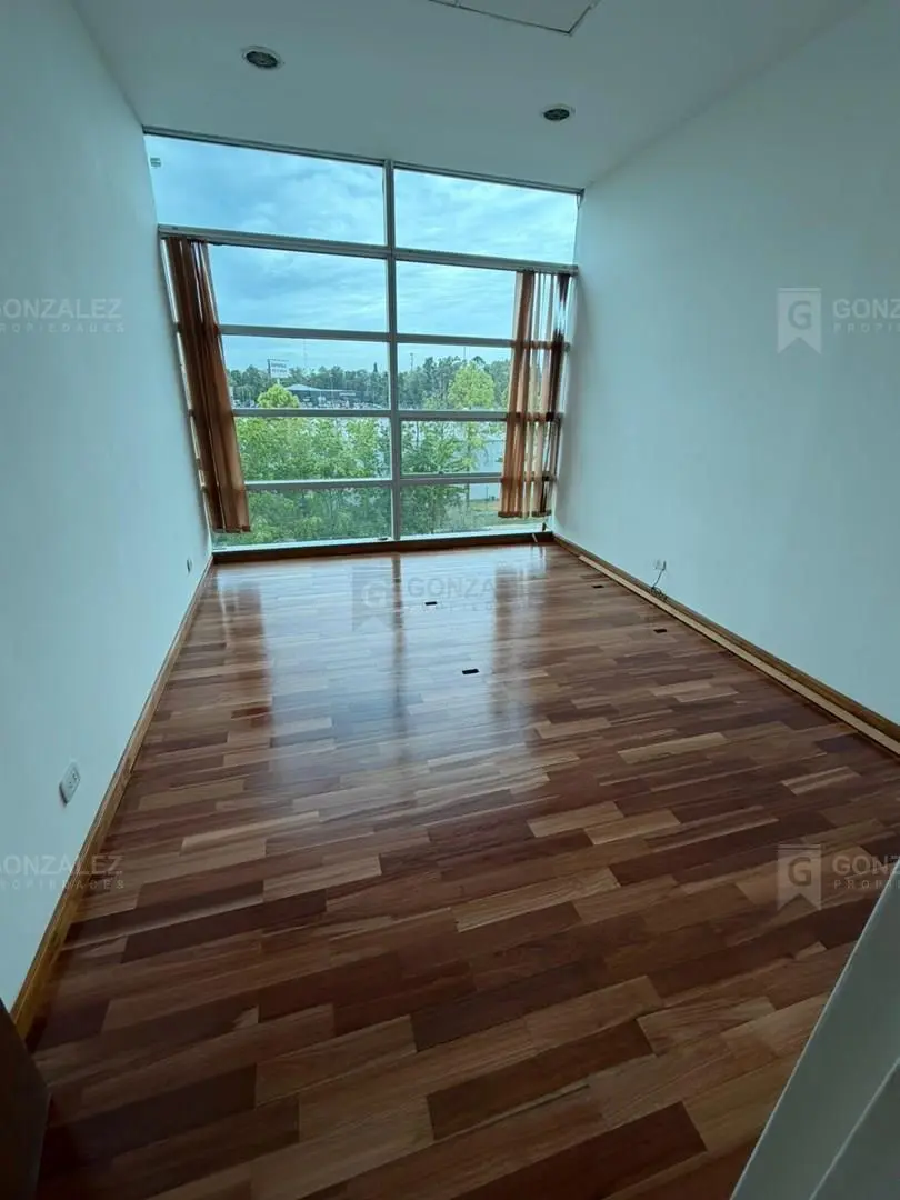 Oficina en Venta en Bureau Pilar, La Lonja, Pilar 5